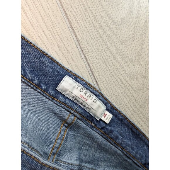 Torrid Denim We Swear By The Fit Size 26R Boyfriend Jeans Distressed Stretch - Picture 4 of 8